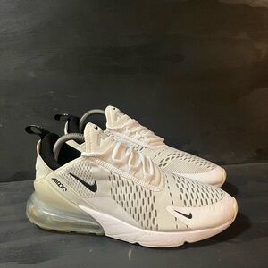 Nike Air Max 270 Men’s Size 8.5 White Black Running Shoes Sneakers AH8050-100